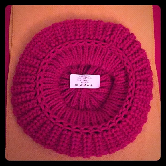 ONLY 1! Red Knit Beanie/Beret - Picture 7 of 8